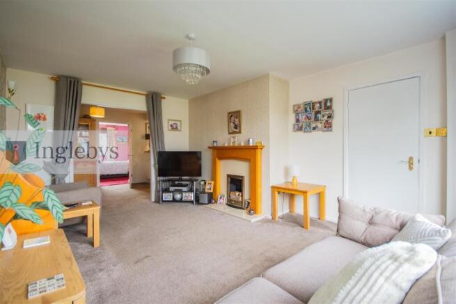 4 bed Semi-Detached for sale Image 5