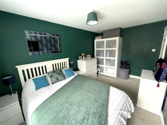 main bed.jpg