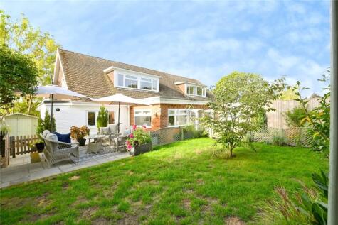Highfield Close, MIDHURST, West Sussex, GU29