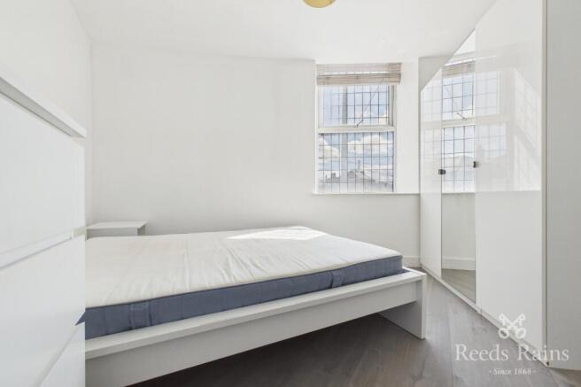 2 bed Apartment to rent Image 4