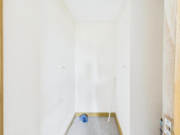 2 bed Apartment for sale Image 4