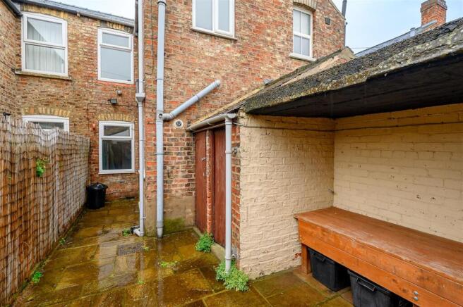2 bed Terraced for sale Image 6
