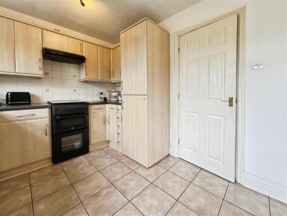 3 bed Semi-Detached for sale Image 7