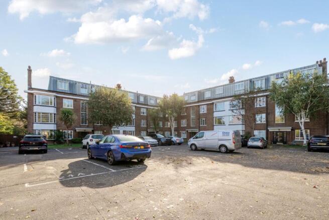 Manor Gardens, Acton, London, W3 photo 4