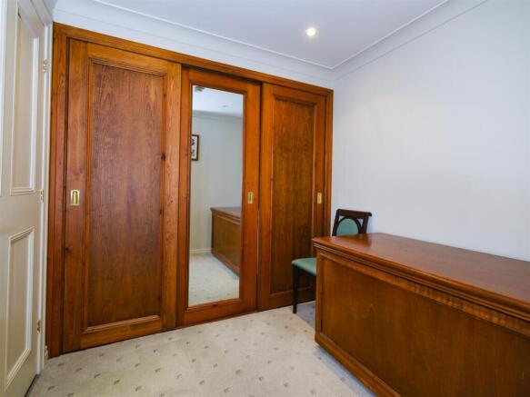 4 bed Detached for sale Image 12