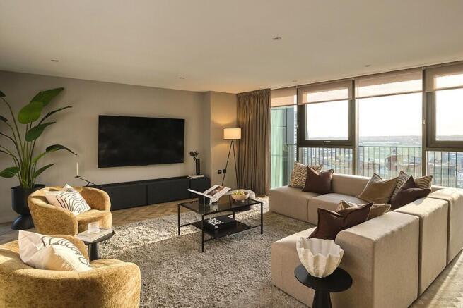 3 bed Flat to rent Image 5