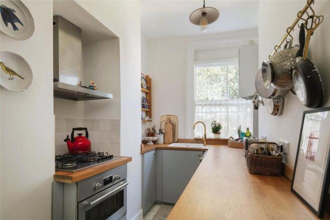 Picture No. 05Wetherell Road E9