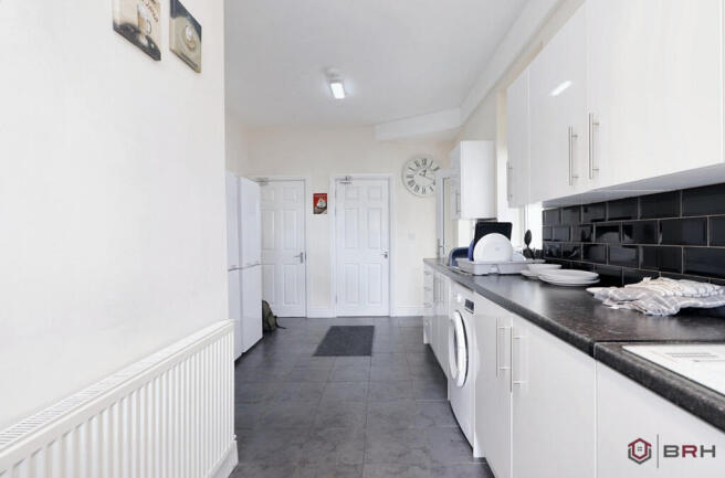 5 bed House of Multiple Occupation for sale Image 5