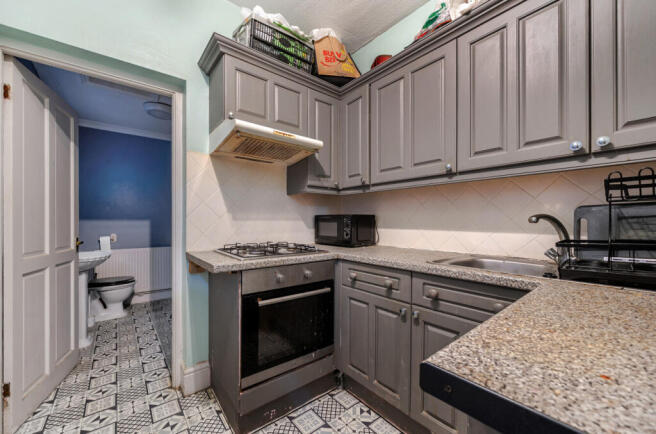 1403016-5-697cf28...