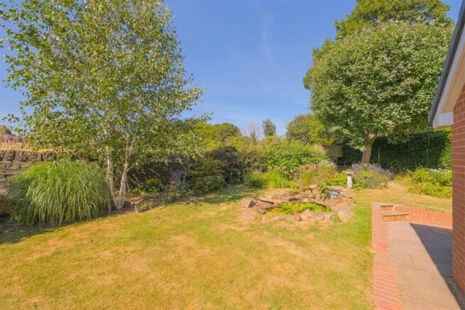 2 bed Semi-Detached Bungalow for sale Image 6