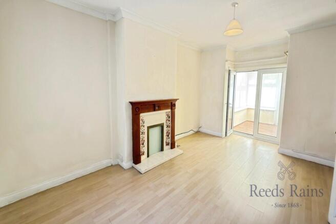 2 bed Semi-Detached for sale Image 2