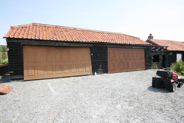 GARAGE BLOCK