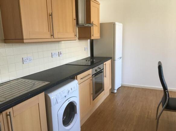 2 bed Apartment to rent Image 6