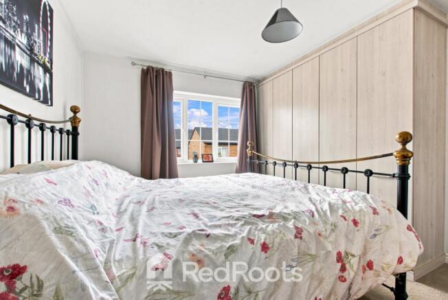 4 bed Detached for sale Image 11