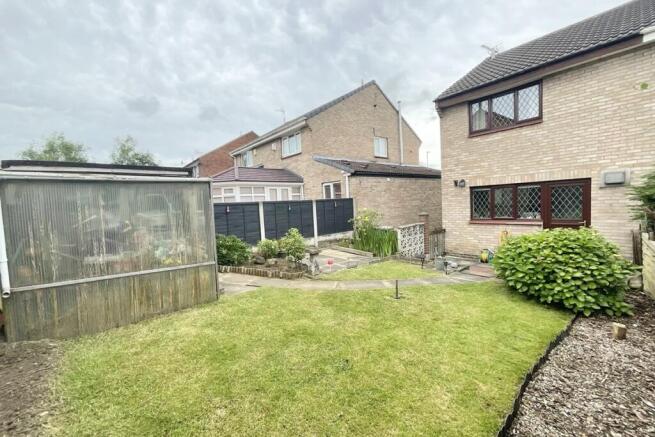2 bed Semi-Detached for sale Image 12