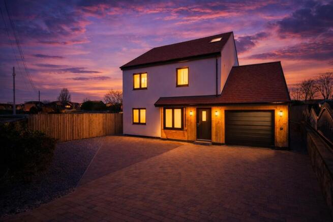 4 Bedroom, Detached