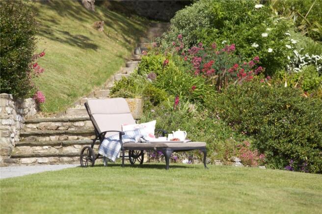 Lawned Gardens