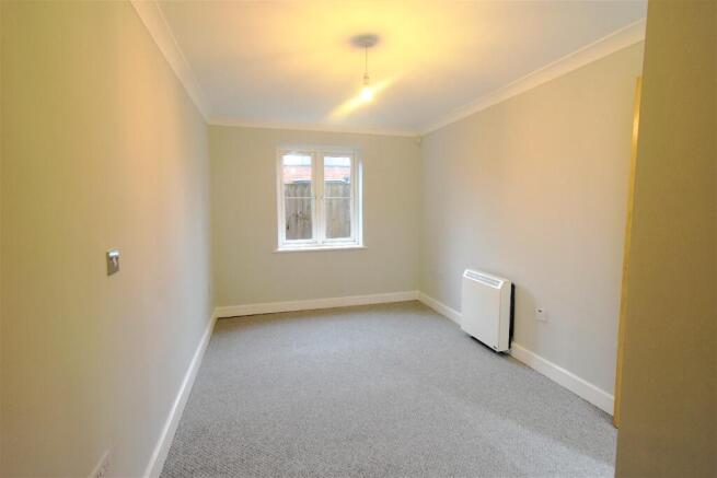 2 bed Flat to rent Image 4