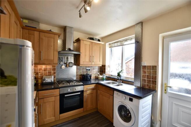 2 bed Semi-Detached Bungalow for sale Image 8