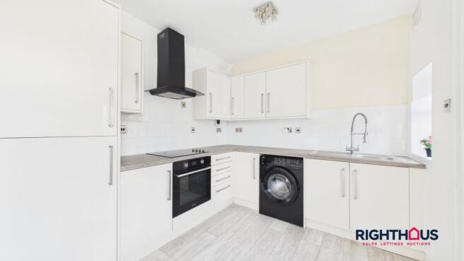 3 bed Terraced for sale Image 9