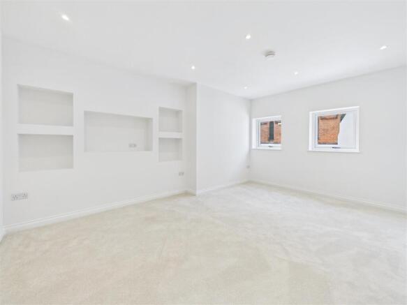 3 bed House for sale Image 4
