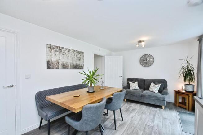 4 bed Detached for sale Image 5