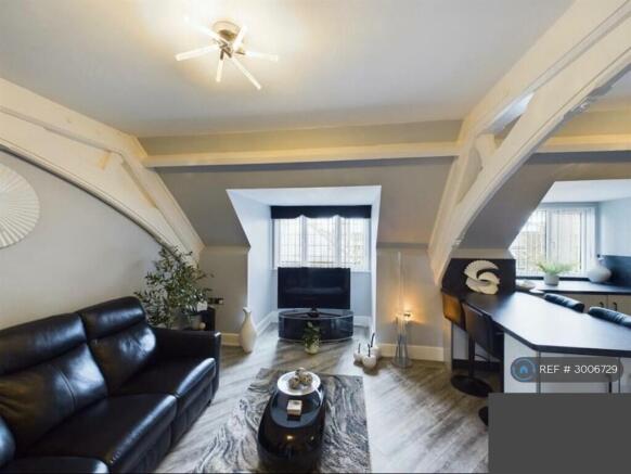2 bed Flat to rent Image 4