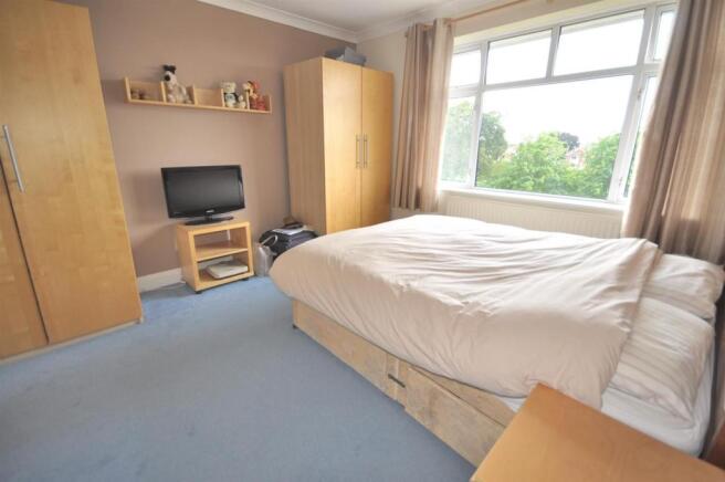 BEDROOM 2