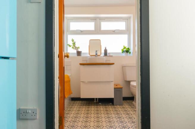 ENALSNHOJTS421 - Bathroom A.jpg