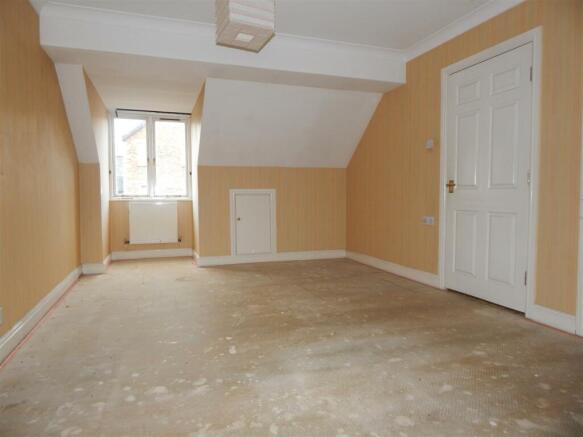 loft bedroom (2).JPG