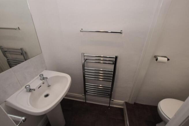 2 bed Terraced to rent Image 7