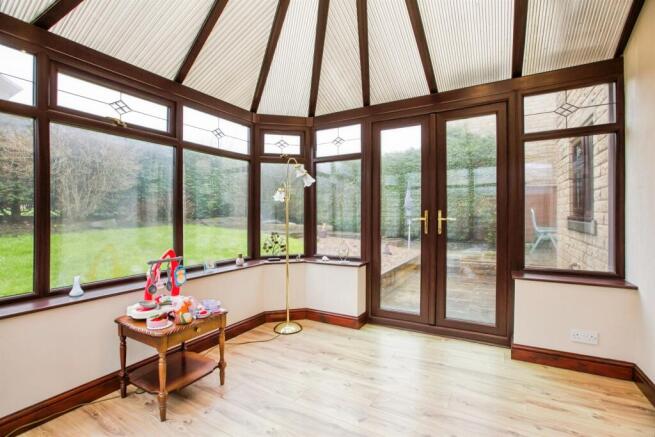 4 bed Detached for sale Image 7