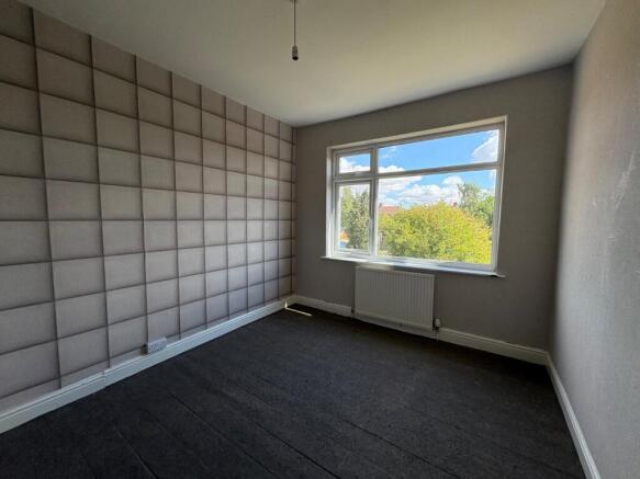 2 bed Terraced to rent Image 6