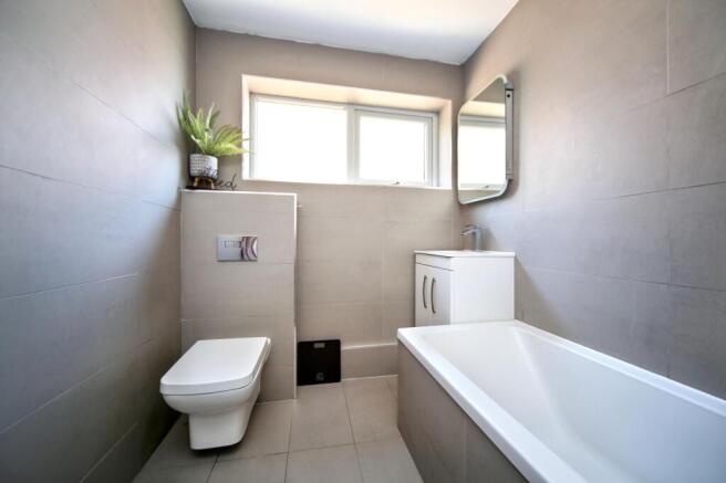 3 bed Semi-Detached for sale Image 4
