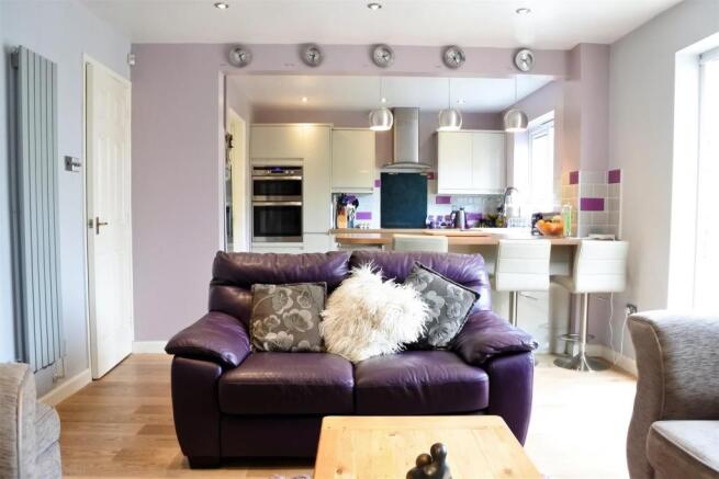LIVING KITCHEN
