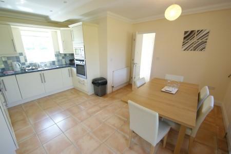 Kitchen/Dining Area