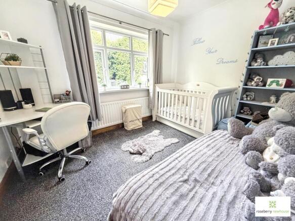 5 bed Bungalow for sale Image 11