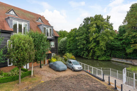 Tallow Road, Brentford, TW8
