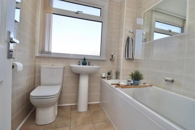 3 bed Semi-Detached for sale Image 12