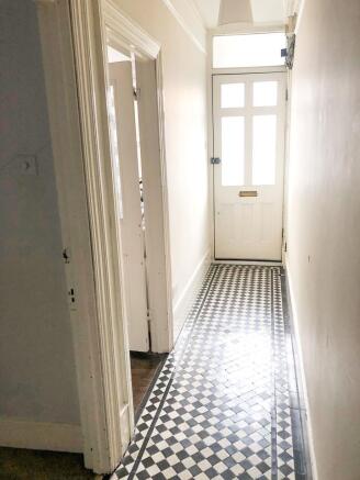 Entrance Hall LR bri