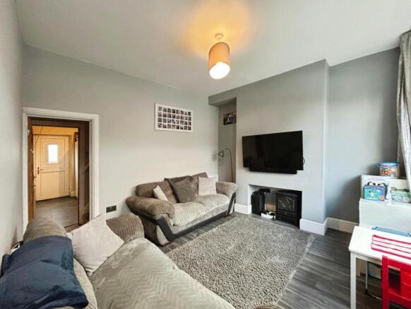 2 bed House for sale Image 6