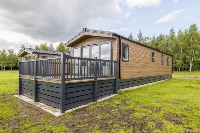 Swan Lake Country Park (Swineshead) Cabin 2-8.jpg