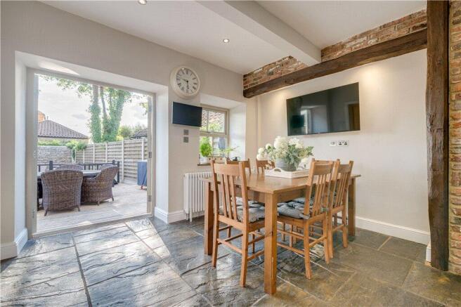 5 bed Link Detached House for sale Image 11