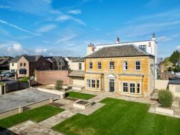 15 Featherstone Hall, Faviell Gardens, Featherstone, Pontefract WF7 6FF