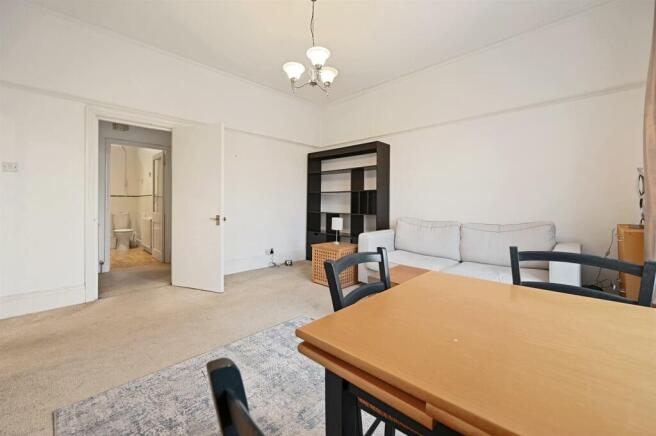 RCREE- flat 2, 51 warwick road - Reception3 (1).jp