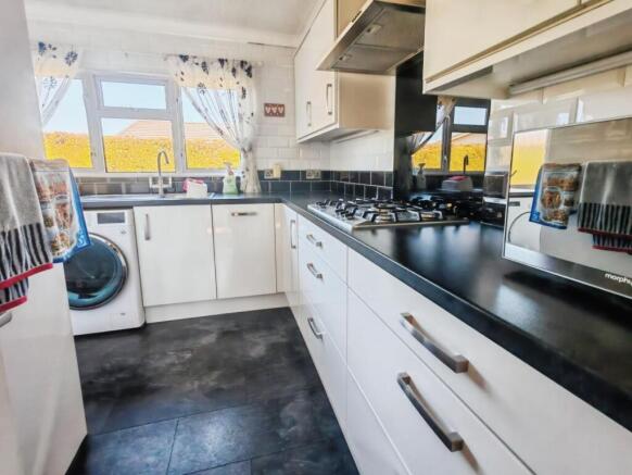 2 bed Park Home for sale Image 5