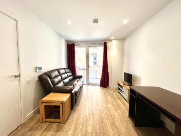 1 bed Apartment to rent Image 6