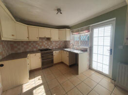 16, Midas Close, Waterlooville PO7 5XR