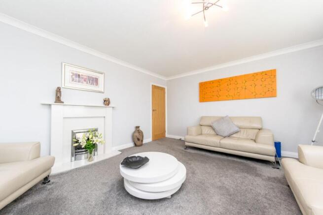 4 bed Detached for sale Image 9