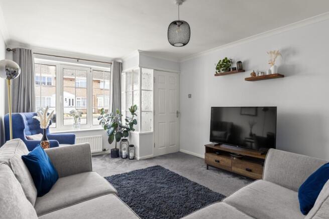 2 bed Terraced to rent Image 4